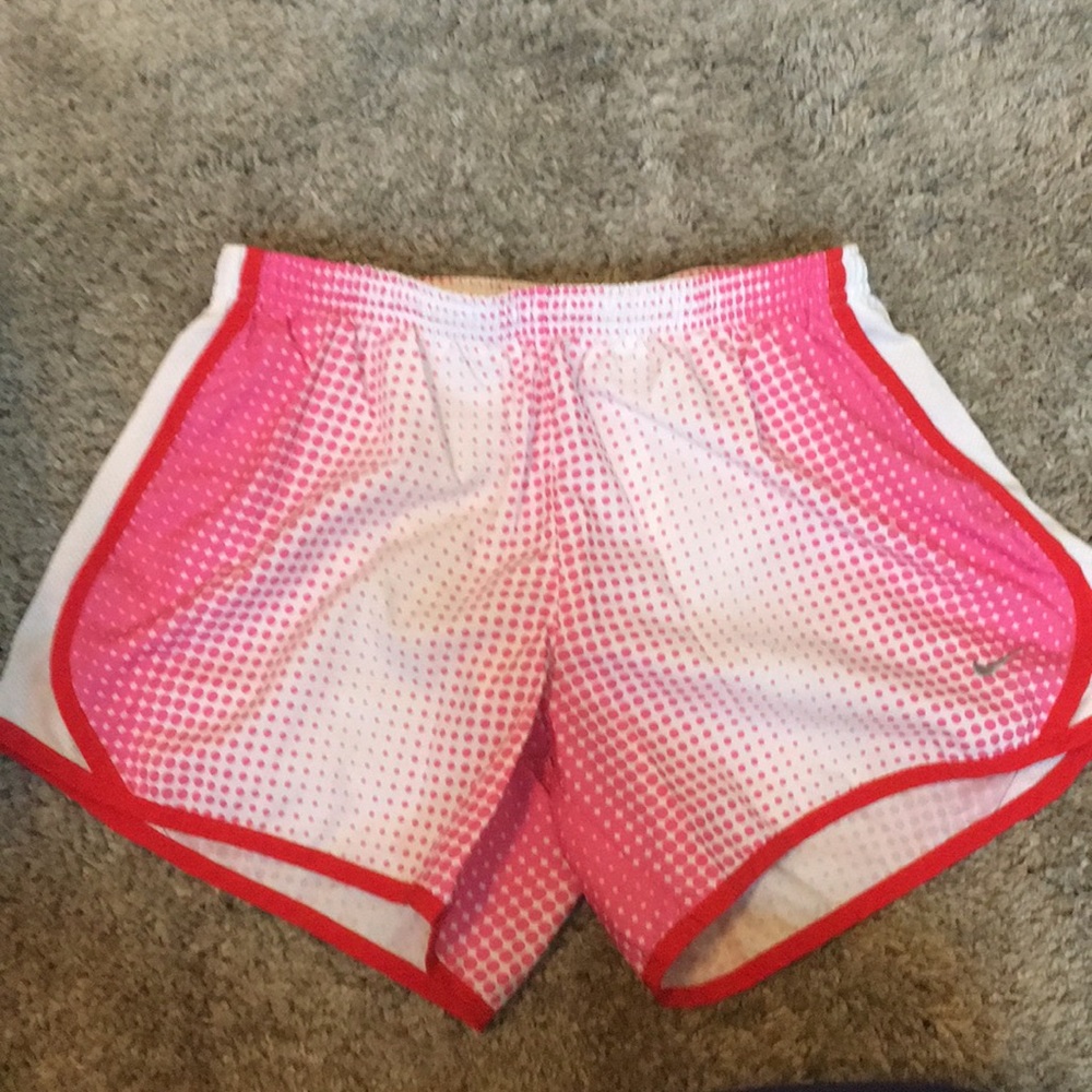 Nike Dri-Fit Girls XL patterned shorts